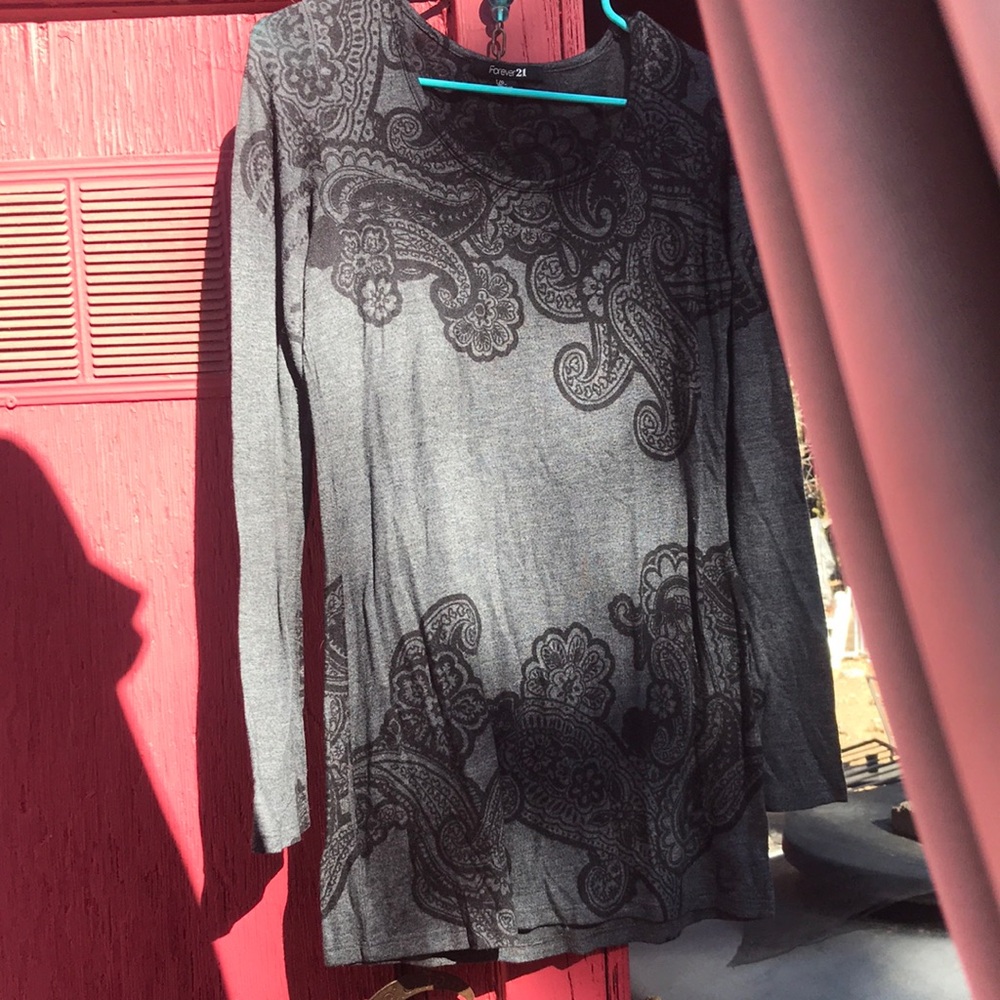 Gray Paisley Long Sleeve Top